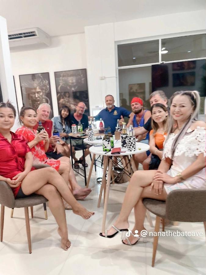 Cafe Nana Hotel Nong Prue Bagian luar foto
