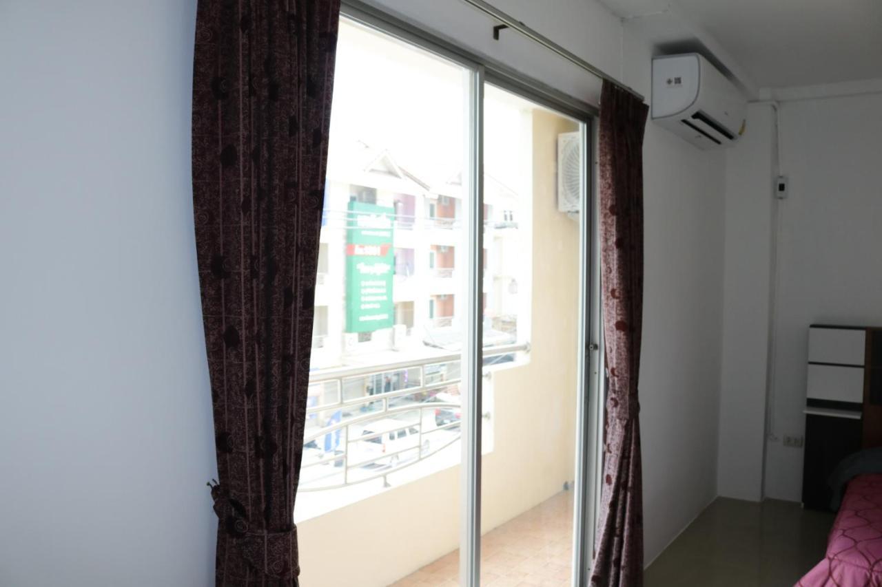 Cafe Nana Hotel Nong Prue Bagian luar foto