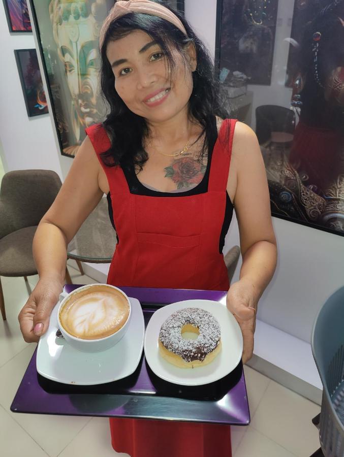 Cafe Nana Hotel Nong Prue Bagian luar foto